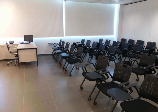 כסאות משרדיים חדשים לסטודנטים